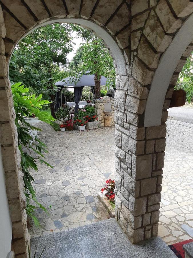 Odak APP Rovinj Bagian luar foto